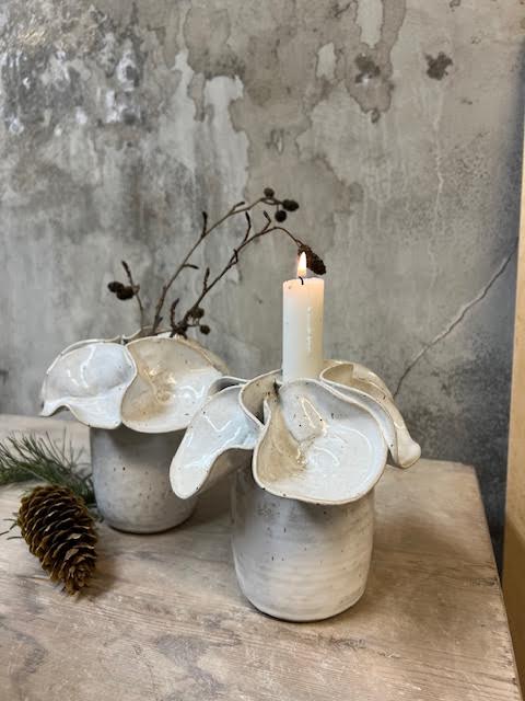 Ljusstake │ Blomma Liten Vit med lavafläckar