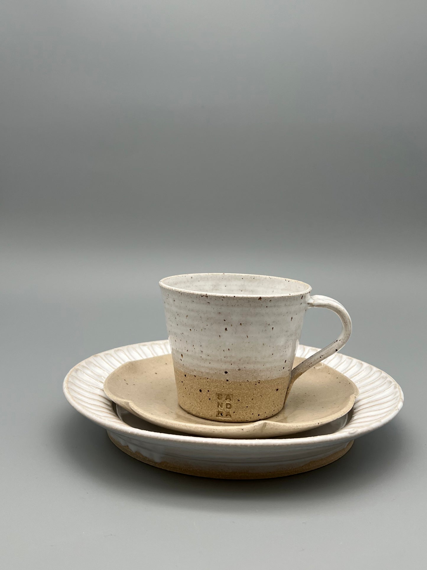 Assiett med karvad kant │Vit