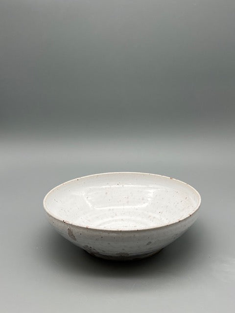 Pastaskål med rak kant │Vit med fläckar