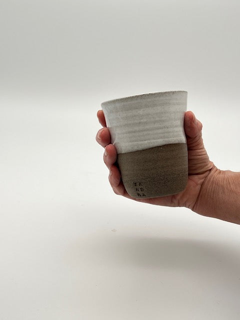 Kaffekopp utan öra │ Mullvad/Vit